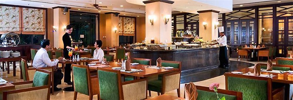 Le Grandeur Hotel